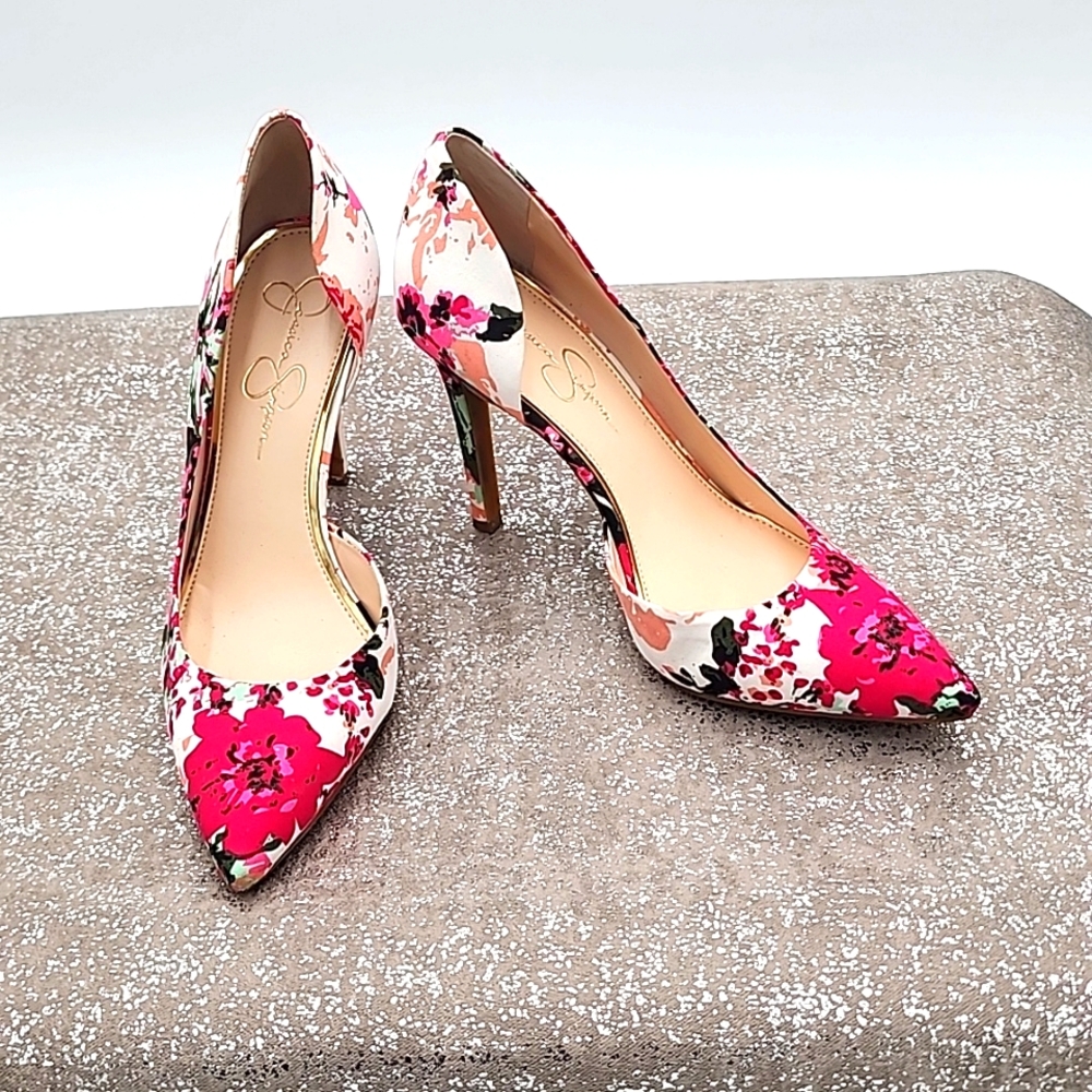 Jessica Simpson Claudette floral pump